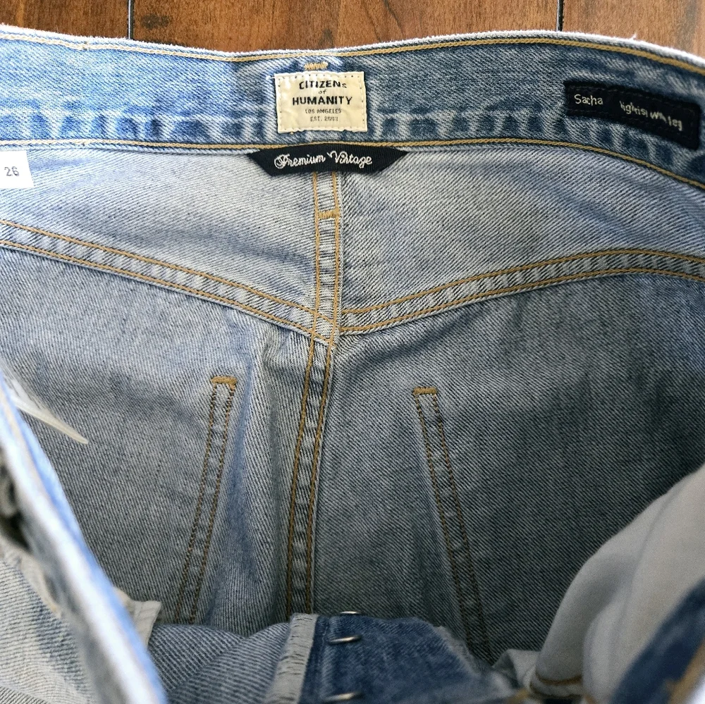 Citizens Of Humanity Sacha High Rise Wide Leg Button Fly Jean in Promise Size 26 - Picture 12 of 16